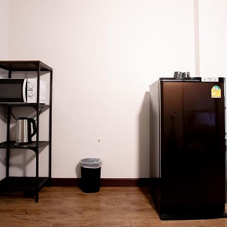 Room 36 Service Apartment Bangkok Bagian luar foto